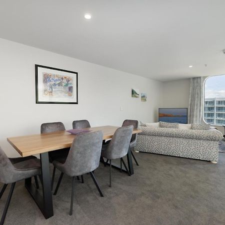 Oceanside Apartment With Iconic Views Mount Maunganui Extérieur photo